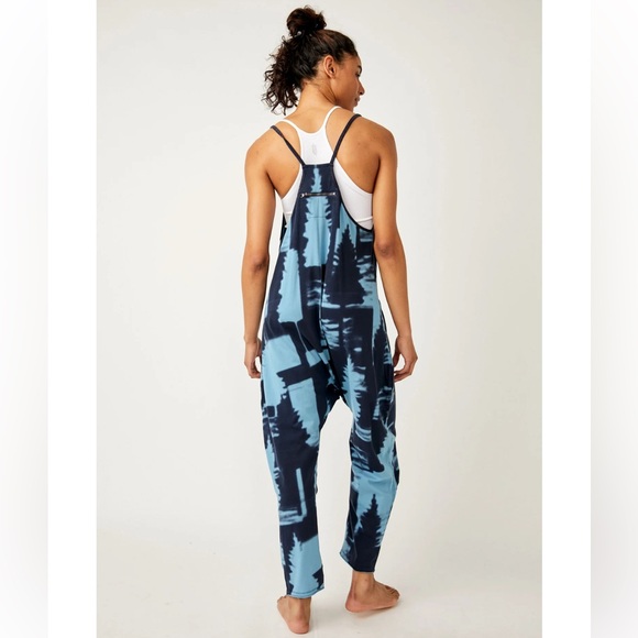 FREE PEOPLE HOT SHOT ONESIE SOLD OUT PRINT NAVY/BLUE COMBO MEDIUM FITS S/M/L NEW - Picture 7 of 9